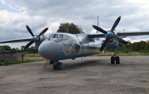 Літак. АН-26, на прізвисько «Везунчик», здійснив перший політ в Борисполі і скоро відправиться на Схід