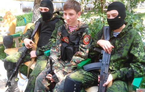 В Донецке боевики начали мобилизовать детей (фото)