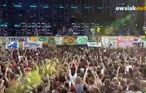 Виступ гурту Еней на фестивалі Przystanek Woodstock у 2011 році з піснею «Радіо Геллоу»